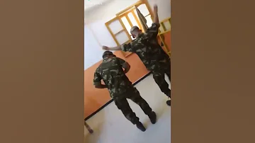 العسكري كي سمع بالقانون جديد 