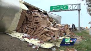 Overturned strawberry truck snarls traffic on I-580