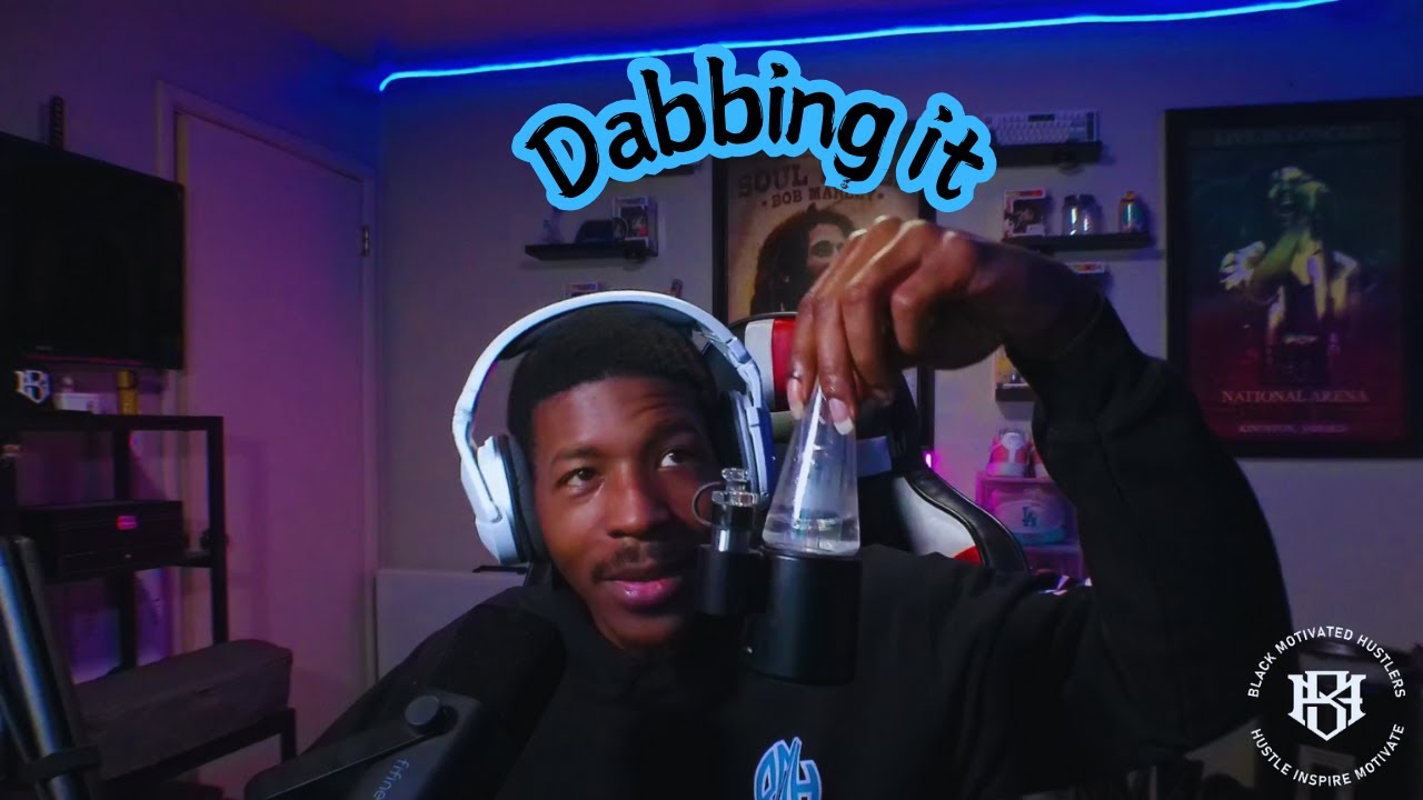 Jus dabbing - YouTube