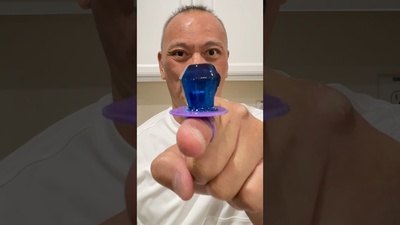 👂 ASMR RING POP CANDY BLUE RASPBERRY FLAVOR AND EATING SOUNDS 👂