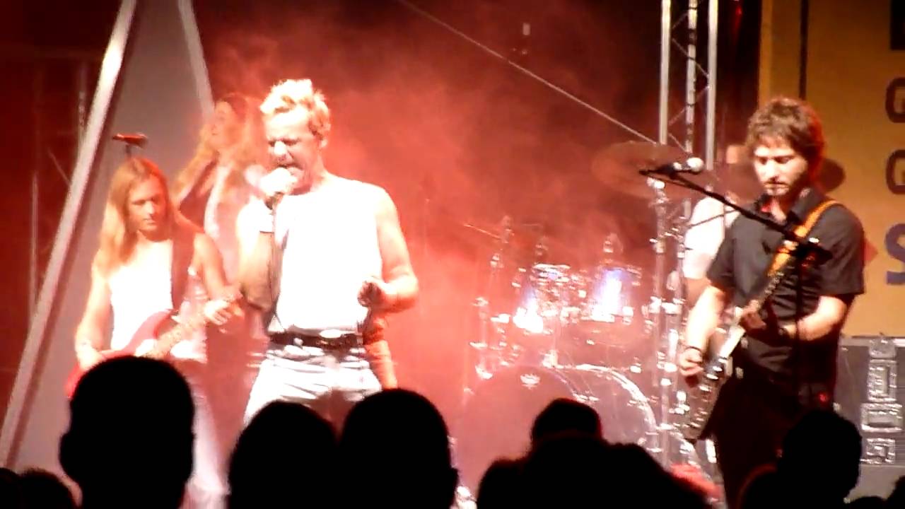 The Queen Kings Spread Your Wings Live YouTube