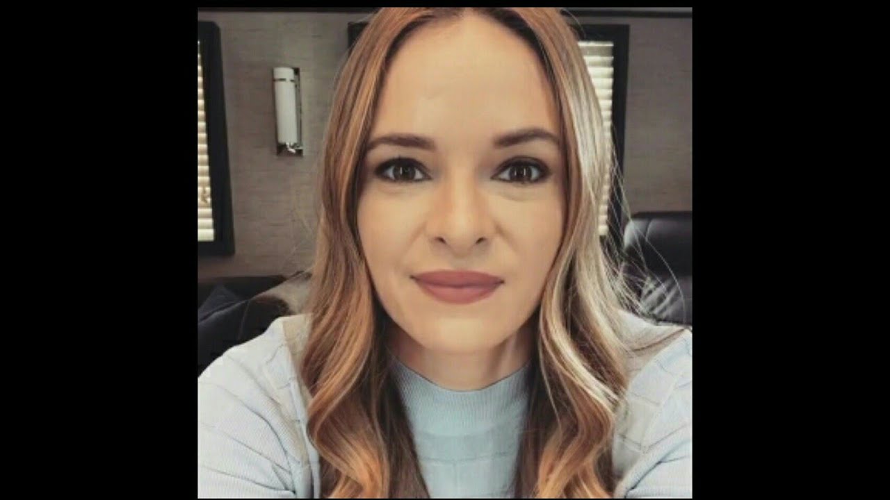 Danielle panabaker on set The Flash season 7 #62