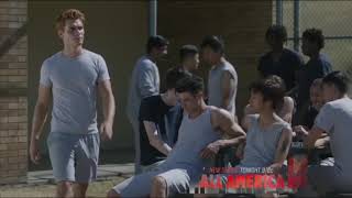 Archie Plans The Football Game 3X02 Riverdale