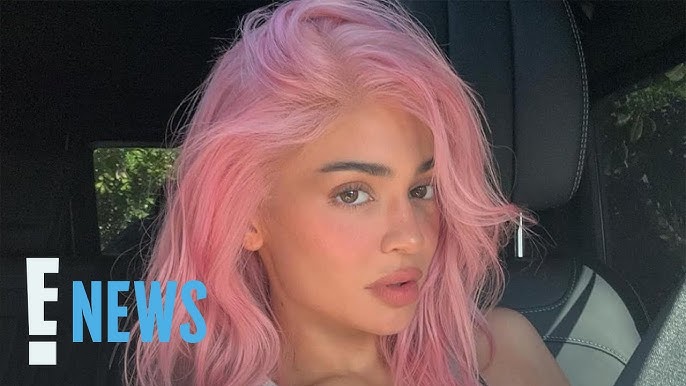 Kylie Jenner S Pink Hair Is Proof King Kylie Is Back