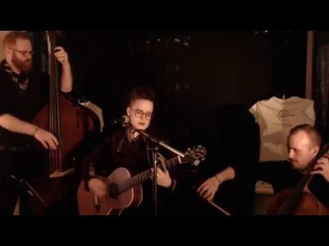 tannis and annie at the Duncan Showroom showcase at Folk Alliance
