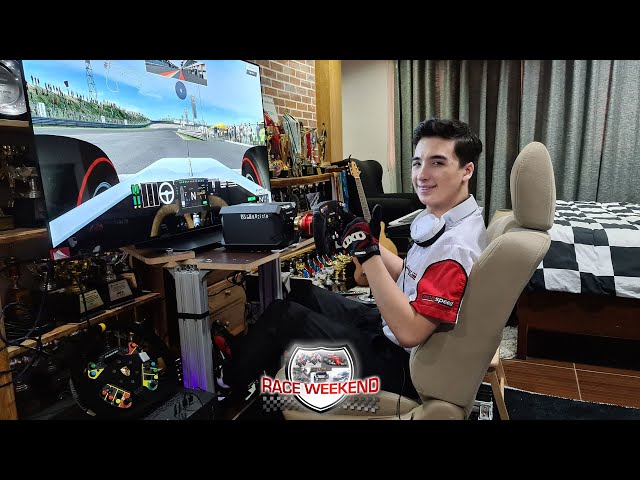 Iñigo Anton’s Shift To E-Racing | Race Weekend class=