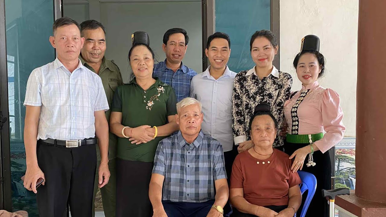 VỢ CHỒNG BẢO TOÁN NGỌC BUA LÊN THĂM BỐ MẸ NUÔI Ở NẬM LẦU