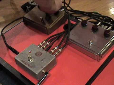 Klon Centaur Gold versus Silver shootout w Kingbeeguitars