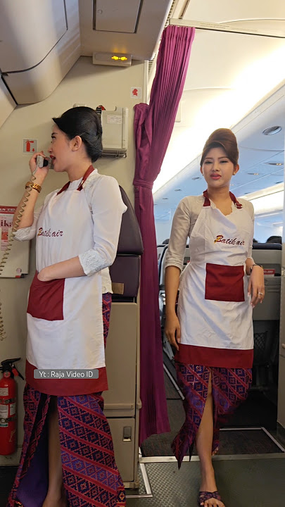 Beautiful Batik Air Flight Attendants Working on a Plane 🥰🥰🙏🙏