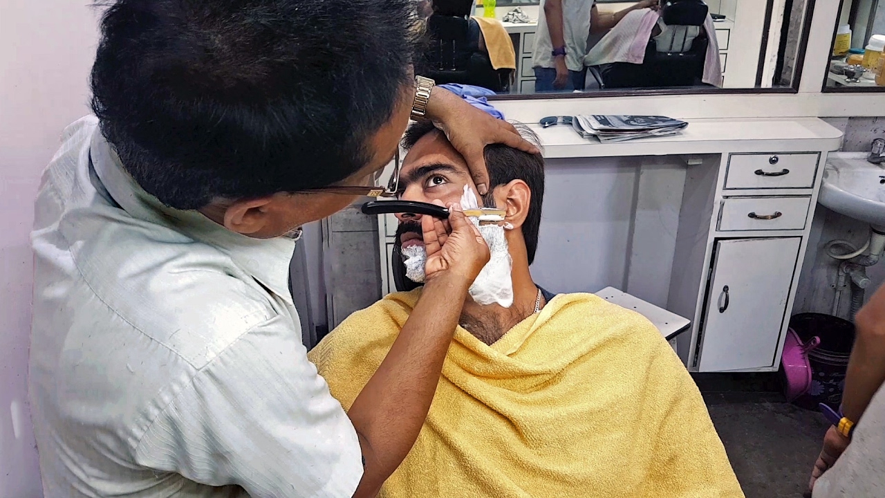 Full Beard Shave with Straight Razor - ASMR intentional sounds