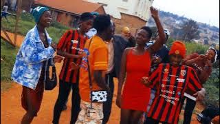 Moze lizad-Nakowa-(official video....@Uuh-Tim