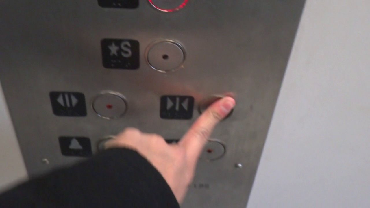 Half Leveling! Richmond Elevator at Shoppers Drug Mart Yaletown