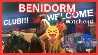😝 Girls Enjoy a Fun Mechanical Bull Ride in Benidorm at Night | Nightlife Vibes & Party Fun🤠😎😜