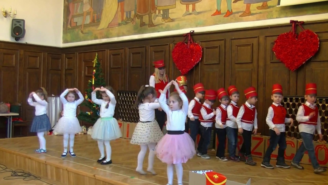 video to gif OLSZTYN24: „Dziadek do orzechów” w wykonaniu przedszkolaków z „Nutki”