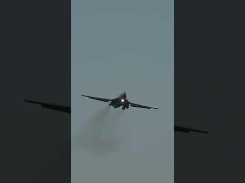 USAF B1-B LANCER GO-AROUND AT RAF FAIRFORD - 23/06/26