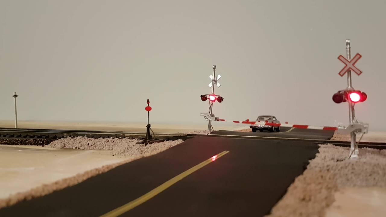 HO crossing gates CPR layout construction update YouTube