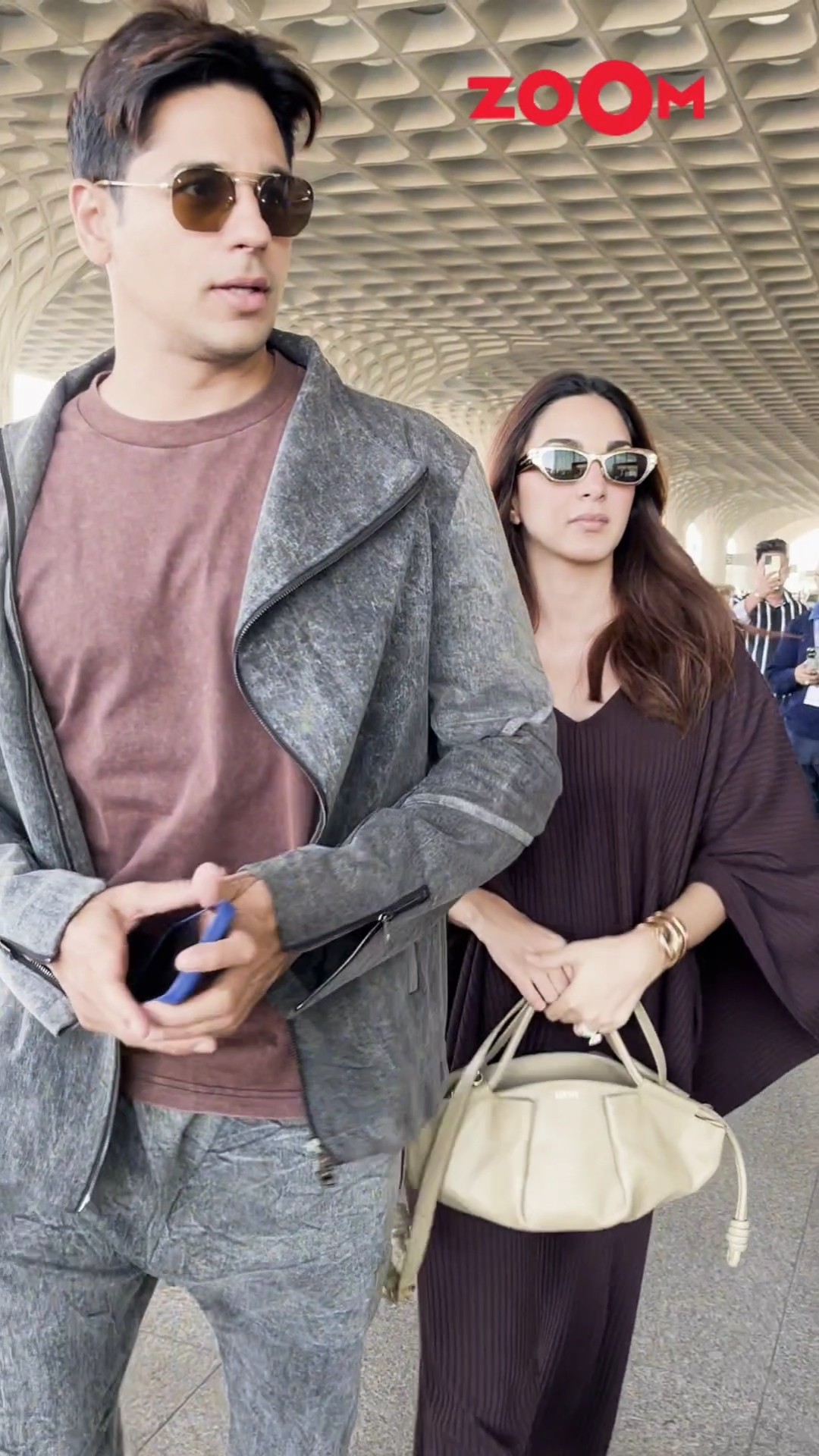 Sidharth \u0026 Kiara serve travel GOALS as they jet off in STYLE! ✈️✨ #sidharth #kiara #sidkiara