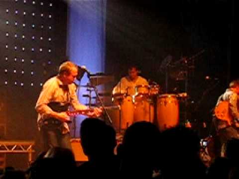 Mark King Level 42 Live Bass Solo intro to Love Games