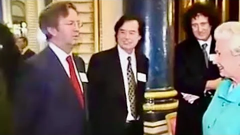 Brian May, Jimmy Page, Eric Clapton, Jeff Beck meet The Queen.