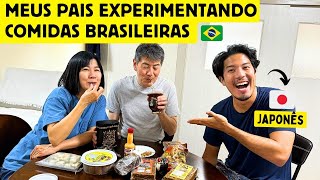 Meus pais experimentando comidas brasileiras