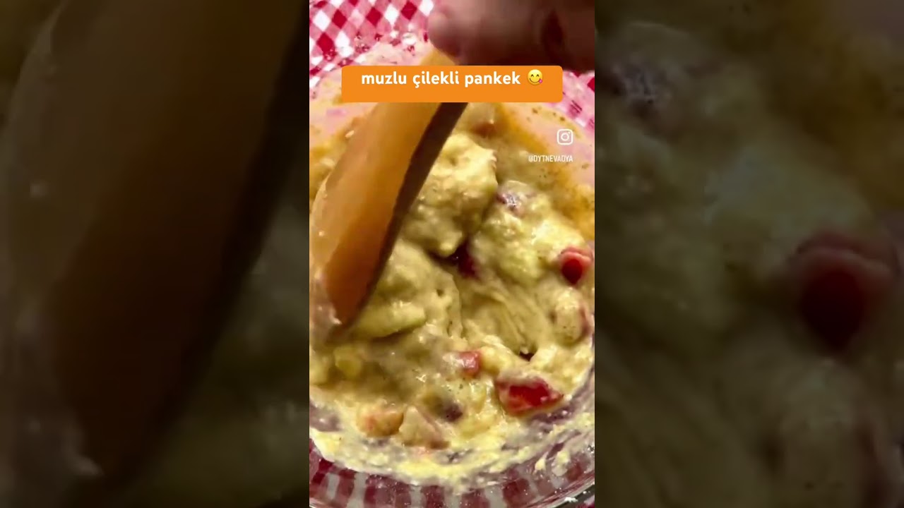 Muzlu Çilekli Pankek #keşfet #pankek #pankektarifi #yemektarifi #diyet #muz #tatlıtarifleri