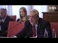 "Papagájként jól hajtogatják az előre megírt kérdéseket"