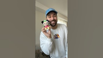 opening FIVE advent calendars in one sitting. day 4 was a “sleigh” 😂💫 #adventcalendar