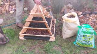 In this video, Allan guides you through the process of filling the Amazing Pyramid Planter in preparation for the first planting.