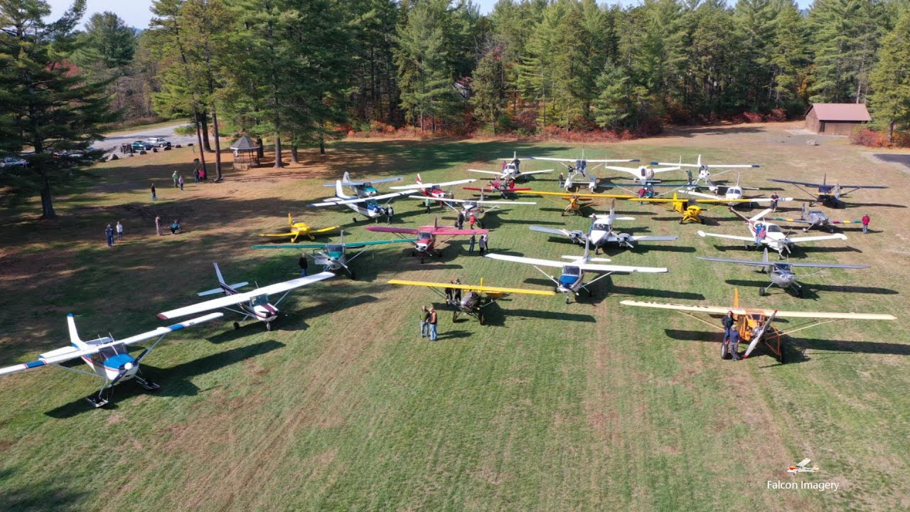 Сбор самолётов в деревне Виндсок, штат Нью-Гэмпшир, и последний полёт над осенней листвой
