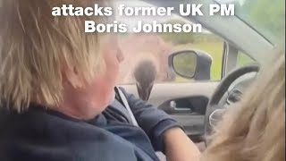 Ostrich attacks former UK PM Boris Johnson in Texas • FRANCE 24 English