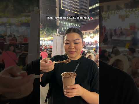 Video: Kainan sa Lau Pa Sat Festival Market sa Singapore