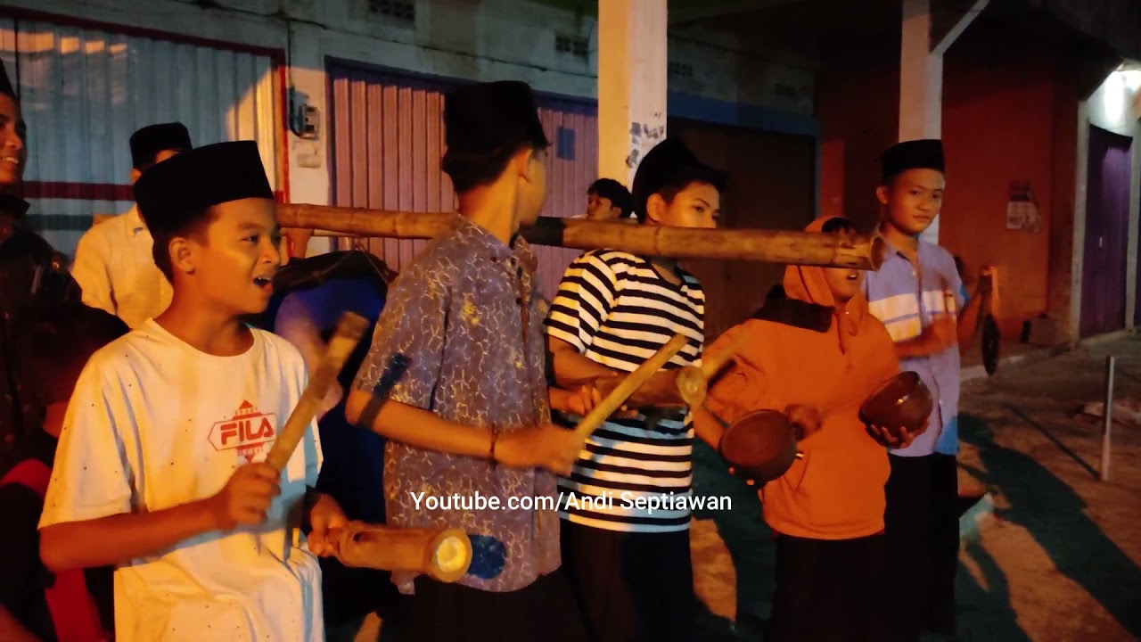 SERU & UNIK !! DENGAN CARA INI PARA PEMUDA KOTA TEMBILAHAN BANGUNKAN SAHUR  WARGANYA !!!!!