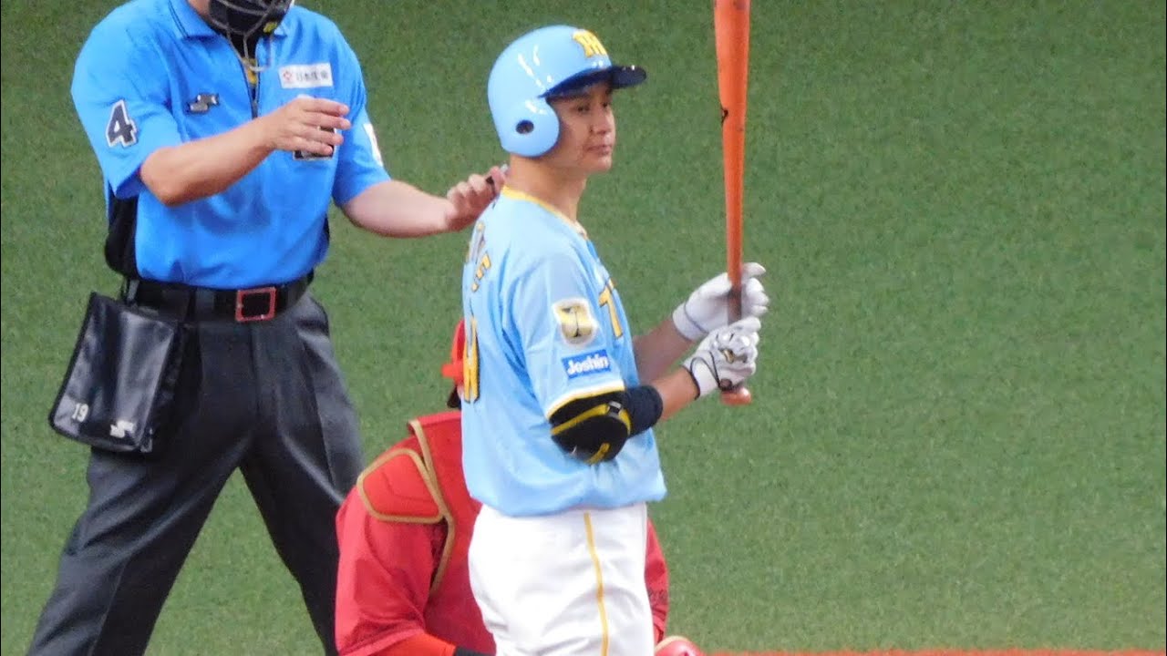 【取られたら取り返す】大竹耕太郎 2失点を取り返すタイムリーヒット 坂本の2塁打から繋ぐ バッテリーでまずは1点を取り返す - YouTube