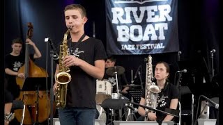 Video thumbnail of "SUNNY SIDE OF THE STREET - Sant Andreu Jazz Band. Live at Riverboat Jazz Festival 2019"