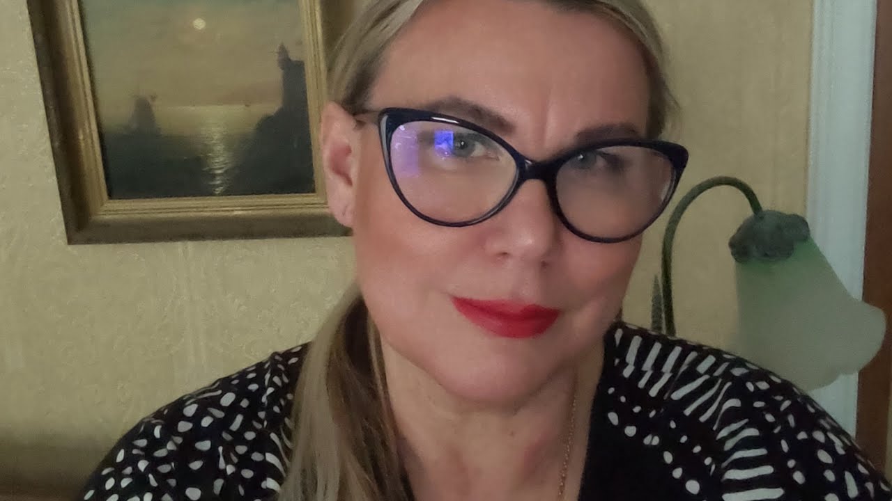 люблю жизнь блоггер. ромашковое поле и люди. обновление жизни. люблю жизнь блоггер. я люблю свою жизнь.