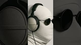 Vibrer sur le  dancefloor avec “Afro Club”, une fusion explosive composé par Timanayo et Docta Klo’z