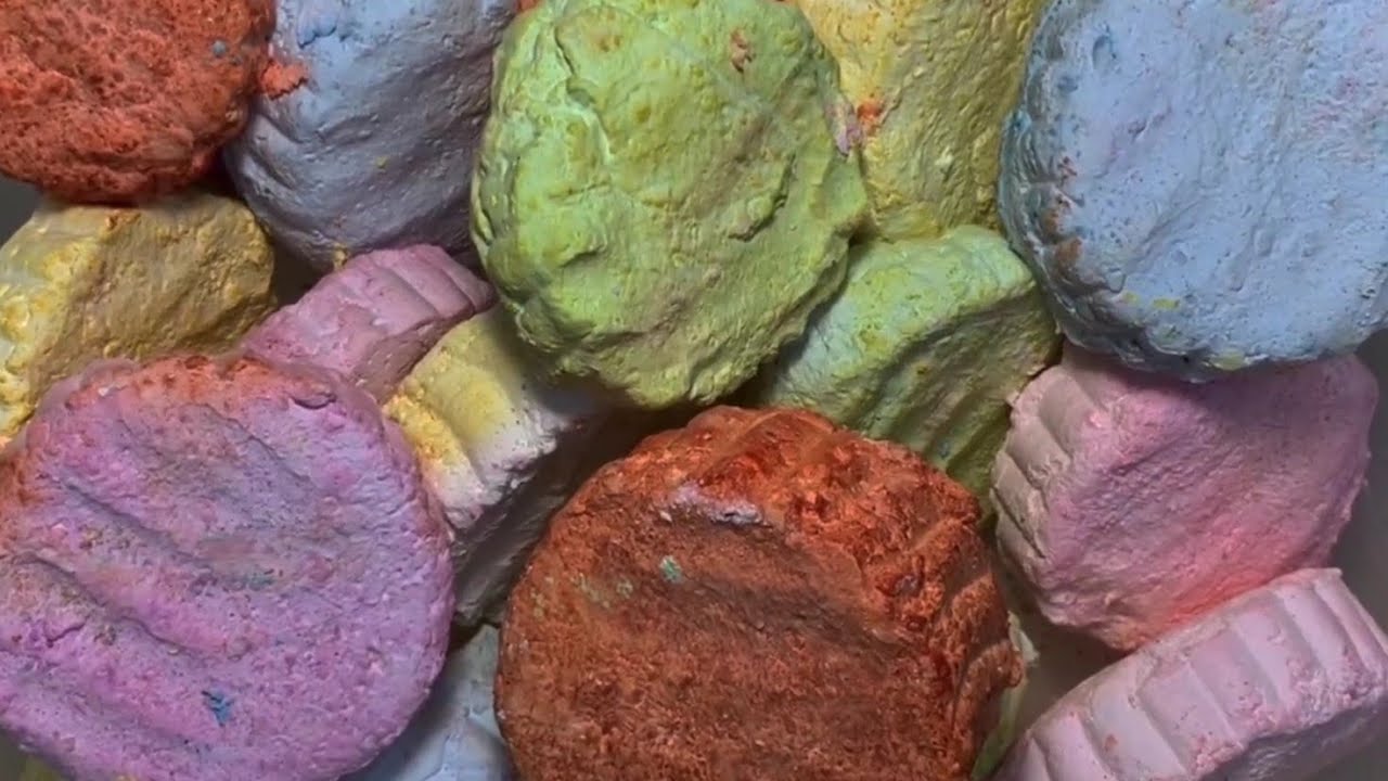 The Sensory Hook): 🌈 Ultimate Rainbow Gym Chalk Crush | Deep Cracks & Heavy Dust ASMR