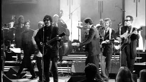Roy Orbison - Oh, Pretty Woman (from Black & White...