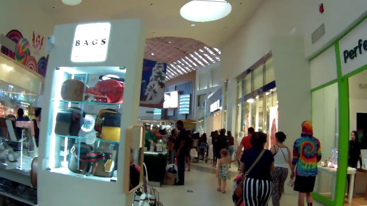 Biggest Outlet Mall Near Miami - Mas Grande Shopping Cerca a Miami - Sawgrass Mills, Sunrise