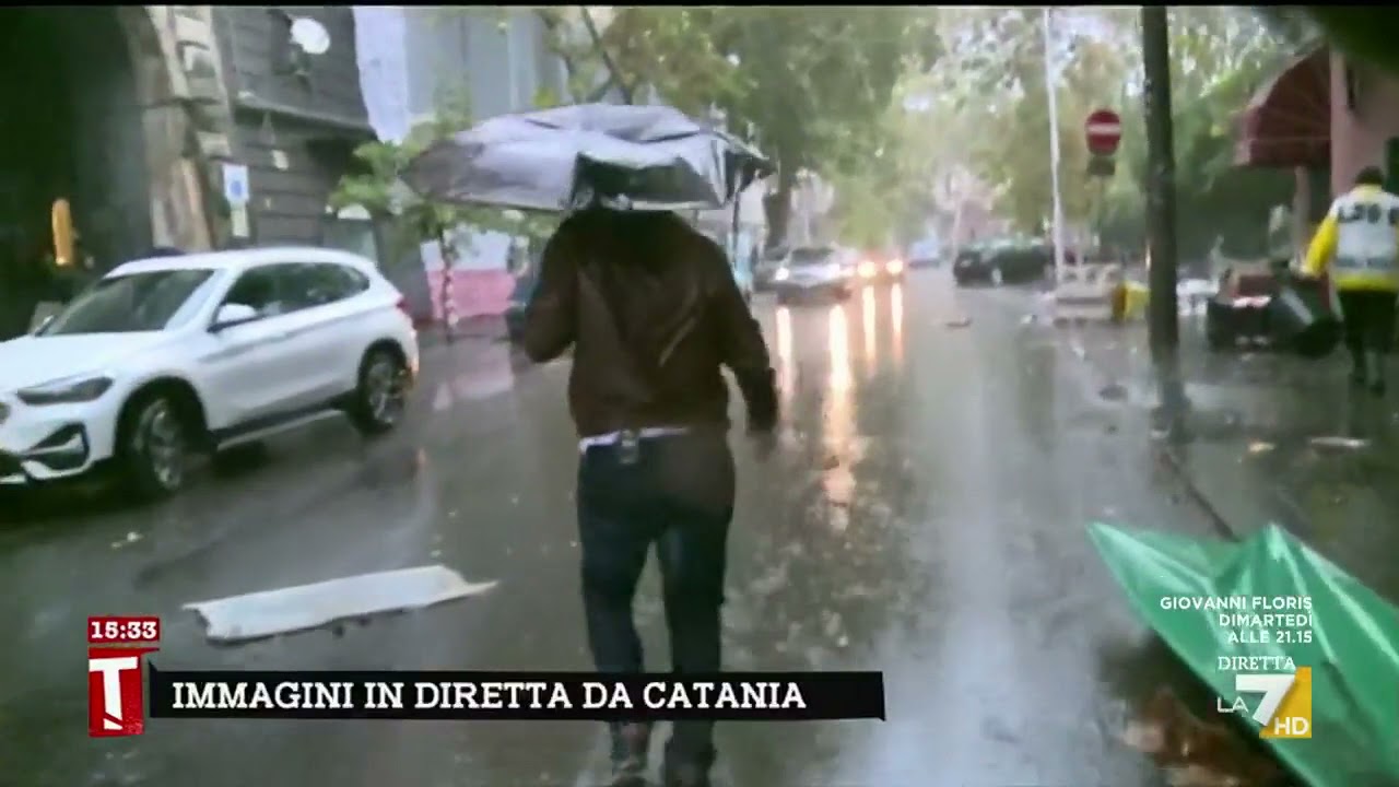 Maltempo, le drammatiche immagini dal centro di Catania