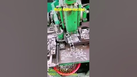 Metal buttons making machine