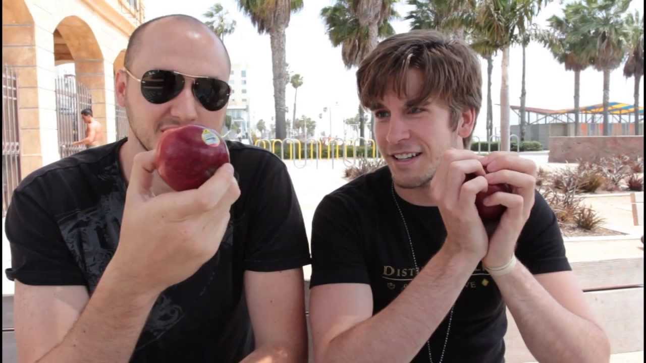 break an apple in half How To Crack An Apple in Half With Your Bare Hands