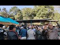 परेस राई भाई ले संखुवासभा कलाकार चौतारीको बनभोजमा गीत गाएर सबैलाई नचाएर रमाईलो गराउँदै।