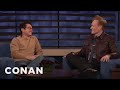 Steven yeun pense que conan devrait suivre la tendance kbeauty  conan sur tbs