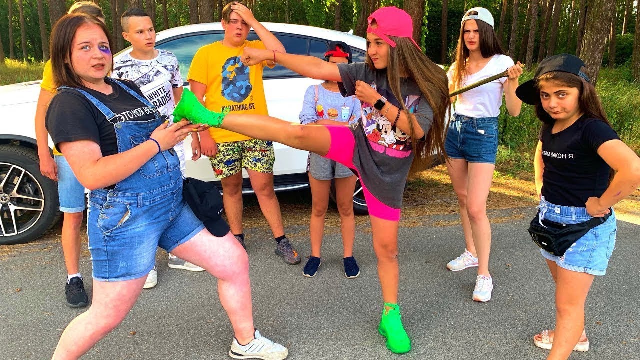 Cine este cel mai tare adolescent din district? Gluma și reactie ale prietenilor