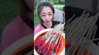 How Does It Feel Eating Electric Eel?, Chinese mukbang eating