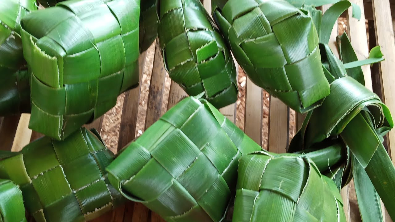 Ternyata Begini Cara Membuat Ketupat Dari Daun Pandan Youtube
