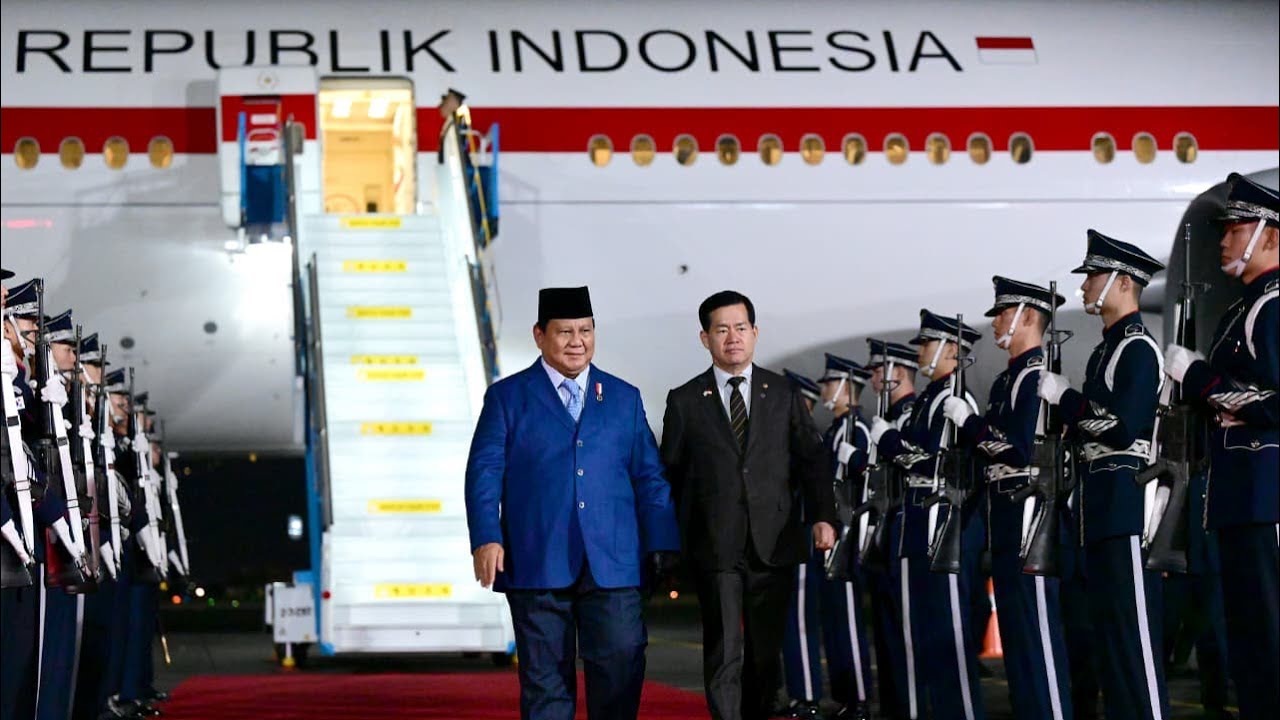 Presiden Prabowo Tiba di Republik Korea untuk Hadiri KTT APEC 2025, Busan, 30 Oktober 2025