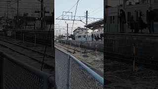 JR東日本長野支社の大糸線の豊科駅に普通ワンマン列車有明行きが豊科駅に到着する