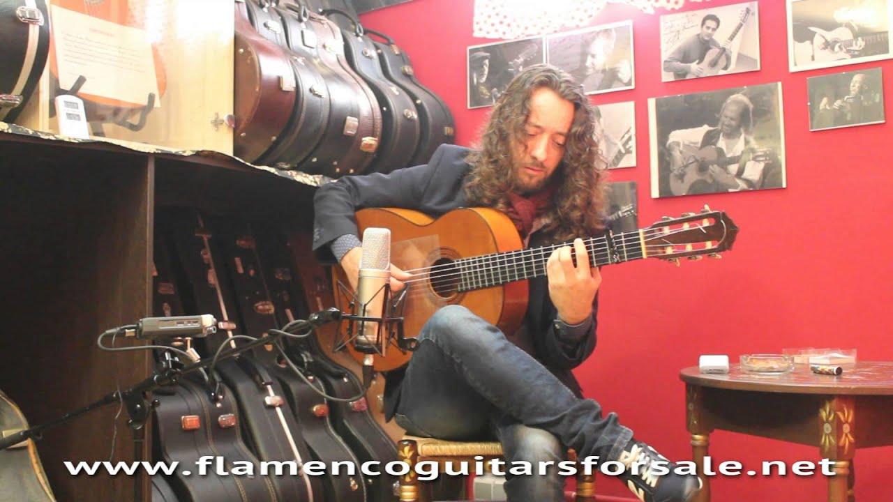 El Perla plays the Gerundino Fernández 1966 flamenco guitar for sale